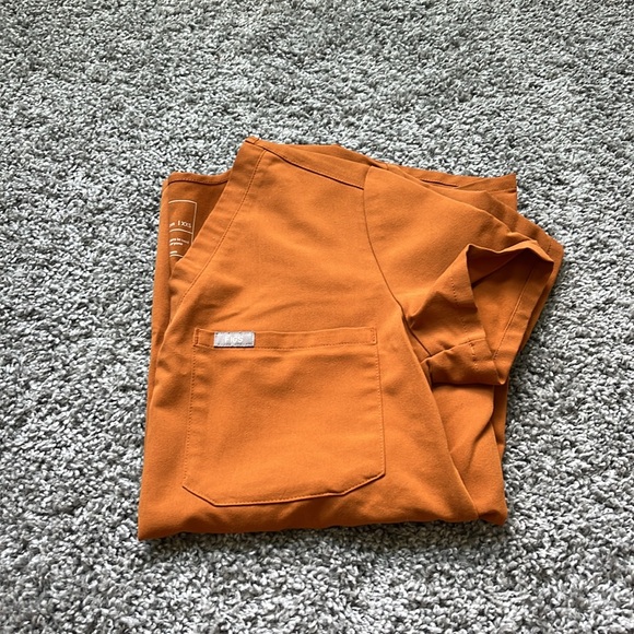 FIGS scrub set - Picture 9 of 12